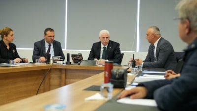 Vali Davut Gül’den deprem sonrası kriz merkezlerine inceleme