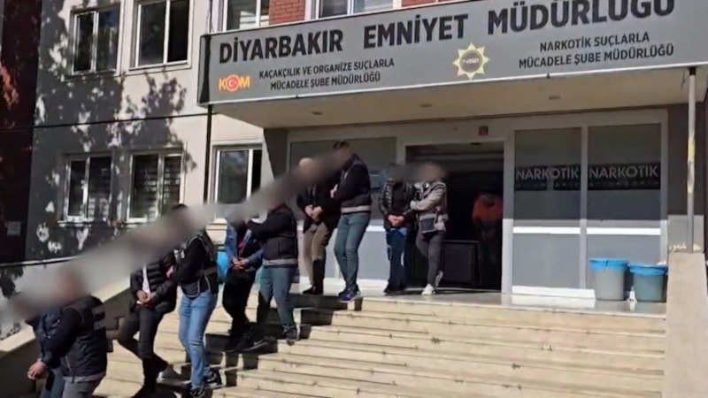 Diyarbakır merkezli 3 ilde uyuşturucu operasyonu