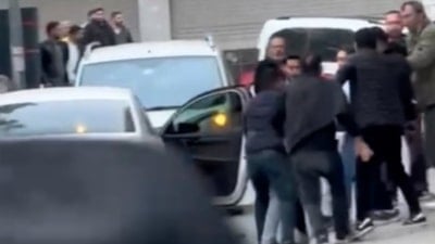 İstanbul'da deprem yüzünden sokağa çıkan çocuk kurşunların hedefi oldu