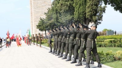 Çanakkale Kara Savaşları'nın 110'uncu yıl dönümünde şehitler anıldı