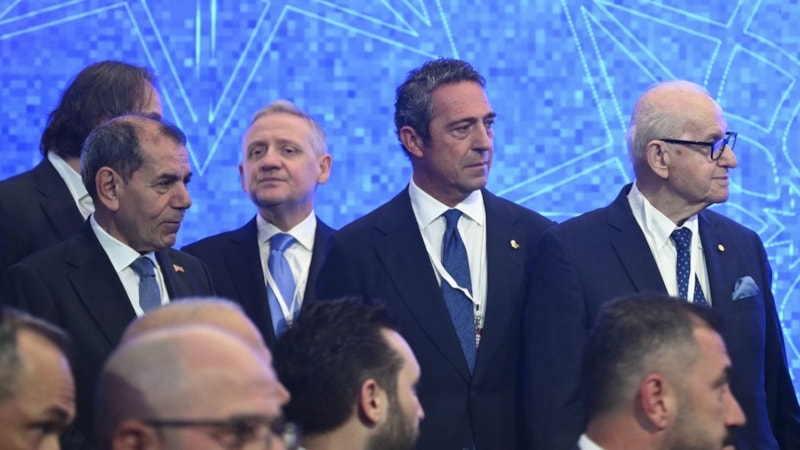 UEFA'nın temsilcilik açılışında dikkat çeken kare