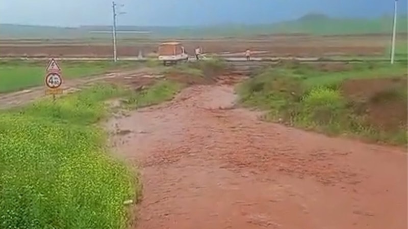 Kırıkkale’de sağanak yağış etkili oldu