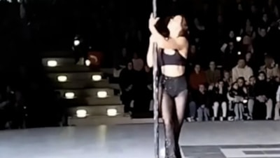 CHP'li belediyelerde skandallar bitmiyor: Erotik dans kursundan sonra direk dansı gösterisi