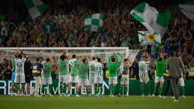 Real Betis 5 attı, Real Valladolid küme düştü