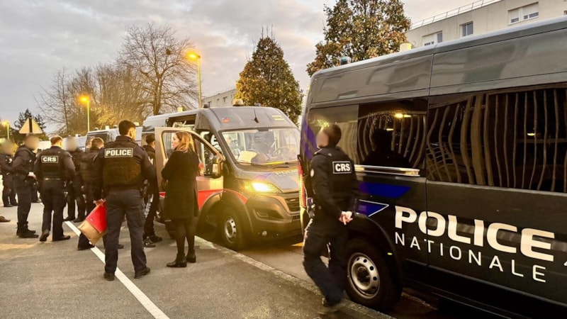 Fransa'da okulda bıçaklı saldırı: 1 ölü