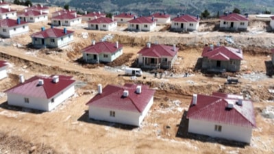 Kahramanmaraş'ta köy evlerinin yapımı sürüyor