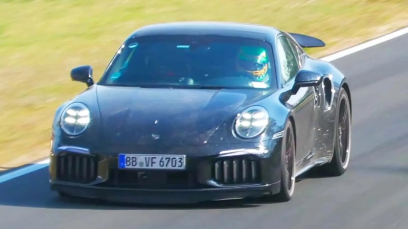 Yeni Porsche 911 Turbo test sırasında görüntülendi