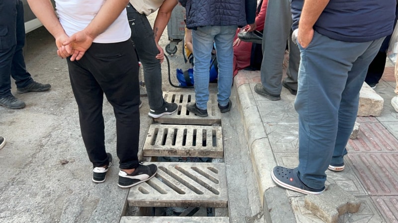 Hatay'da ayağı mazgala sıkıştı