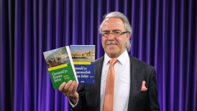 Mustafa Armağan, Osmanlı'ya başkentlik yapan Bursa ve İstanbul'u anlatıyor