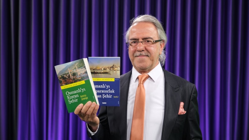 Mustafa Armağan, Osmanlı'ya başkentlik yapan Bursa ve İstanbul'u anlatıyor