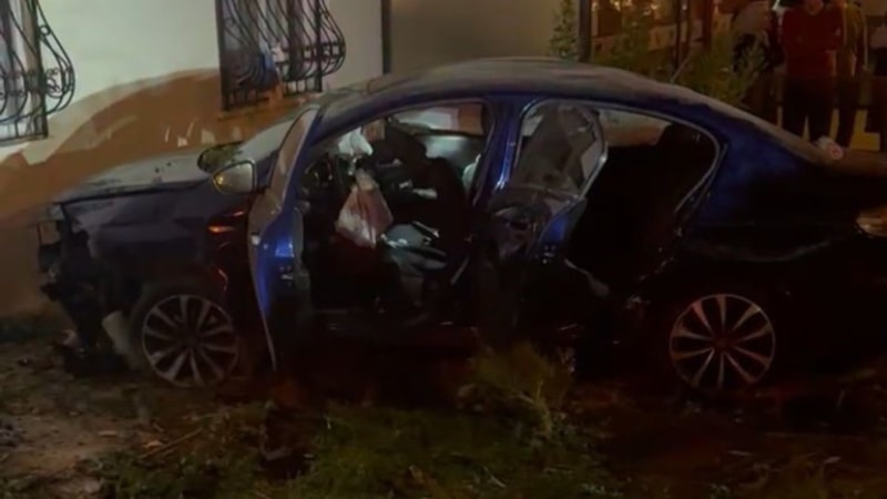 Mersin'de kaza yapan araç bahçeye uçtu: 9 yaralı