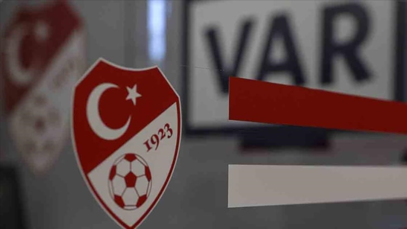 Gaziantep FK - Fenerbahçe maçının VAR'ı Adam Pillok oldu