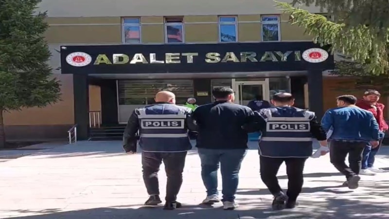 Bayburt'ta sahte ilan dolandırıcılarına operasyon:2 gözaltı