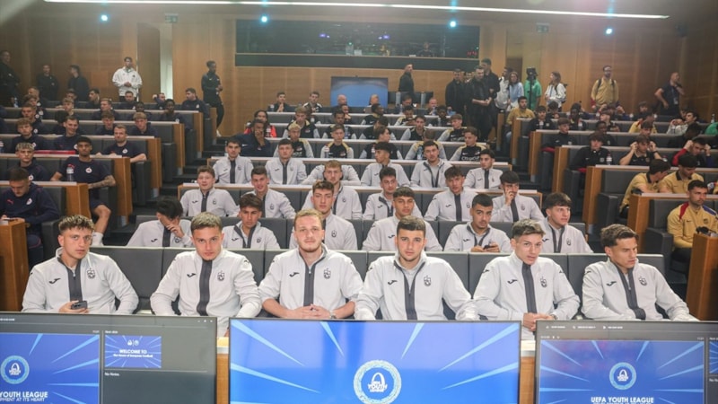 UEFA, Gençlik Ligi'nde yarı final oynayan oyuncular için kariyer eğitimi düzenledi