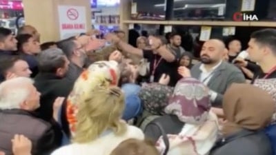 Ankara'da indirimli ürün izdihamı