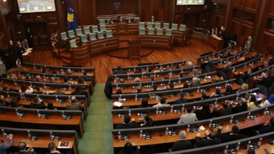 Kosova Meclisi yeni başkanını beşinci tur oylamada da seçemedi