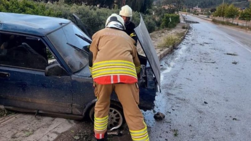 Hatay'daki kazada Tofaş hurdaya döndü