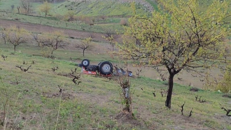 Nevşehir'de devrilen traktörün altında kalan sürücü öldü