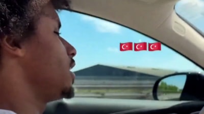 Borussia Dortmundlu Karim Adeyemi'den 'Gurbet' performansı