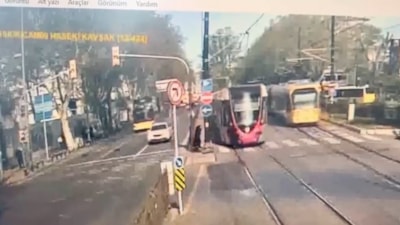 İstanbul'da tramvayın çarptığı kadın hayatını kaybetti