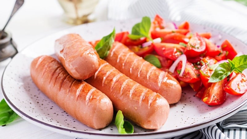 Market raflarından kalkıyor! Ünlü sosis markası ‘tüketmeyin’ çağrısıyla toplatılıyor