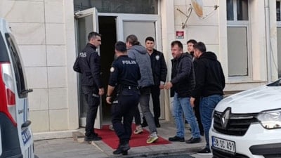 Artvin'de markete saldıran şüpheliler Sivas'ta yakalandı