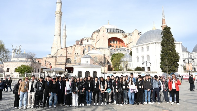 Konya Büyükşehir Belediyesi bu yıl 26 bin liseliyi YHT ile istanbul’a götürüyor