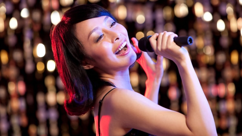 Çin'de karaoke eğlencesinde tedavisi olmayan hastalık kaptı