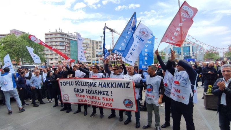 CHP'li Konak Belediyesi'nde tazminatlarını alamayan memurlar iş bıraktı