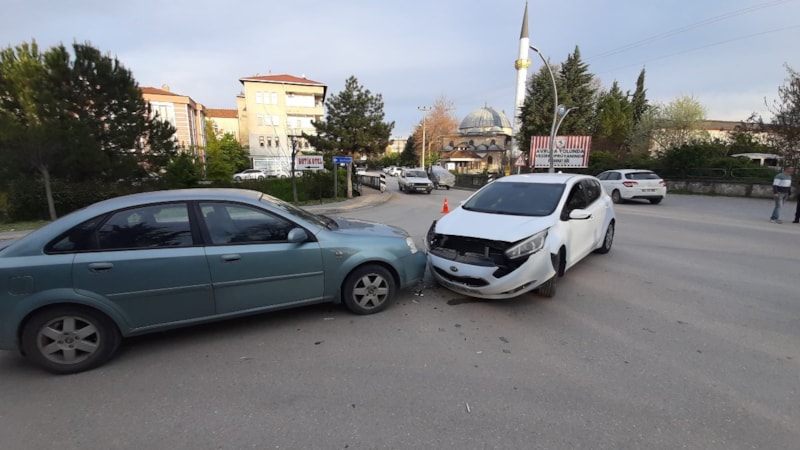 Samsun'da araçların karıştığı kazada 4 yaralı