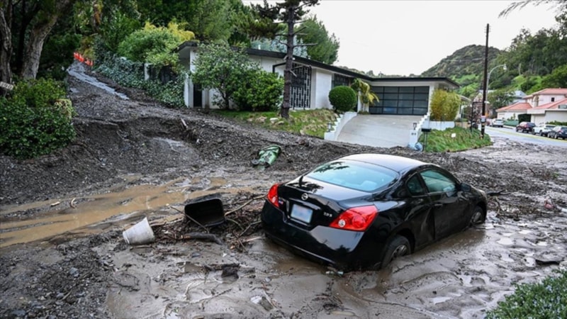 ABD'de etkili olan şiddetli fırtınalar dolayısıyla elektrik kesintisi yaşanıyor