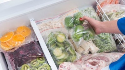Hazır salata paketleri kullananlar dikkat: Tek tek toplatılıyor! İçinden bakın ne çıktı