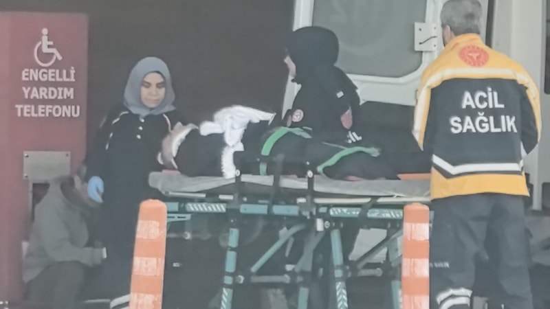 Bursa'da tabela takarken yaralandı