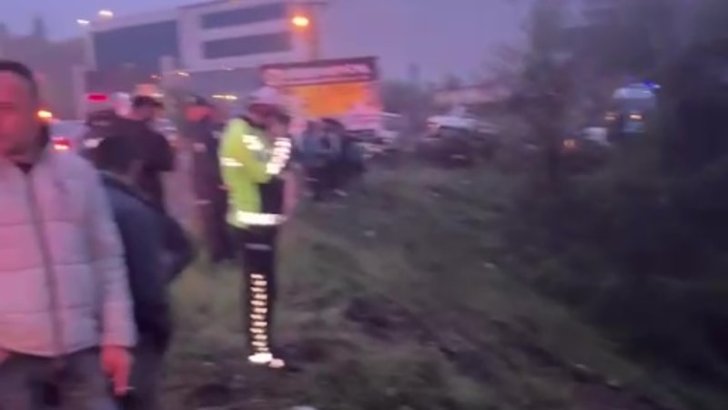 Zonguldak’ta otomobil dereye devrildi: 4 yaralı