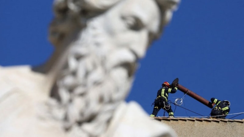 Vatikan'da papanın seçilip seçilmediği bacadan çıkan dumanla öğrenilecek
