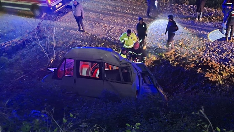 Samsun'da minibüs şarampole devrildi: 1 ölü