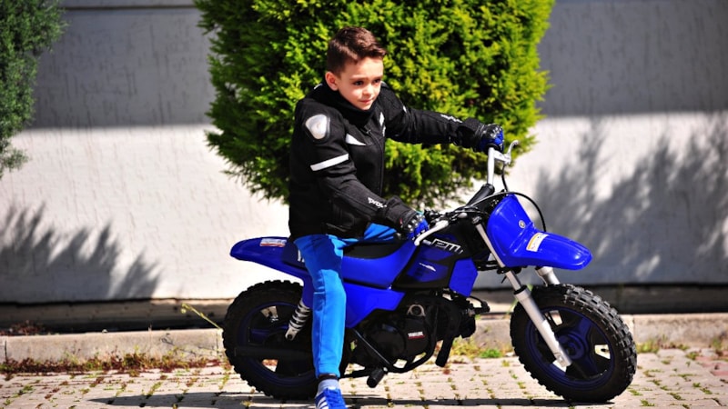 Bursa'da 6 yaşında motor yarışlarına hazırlanıyor