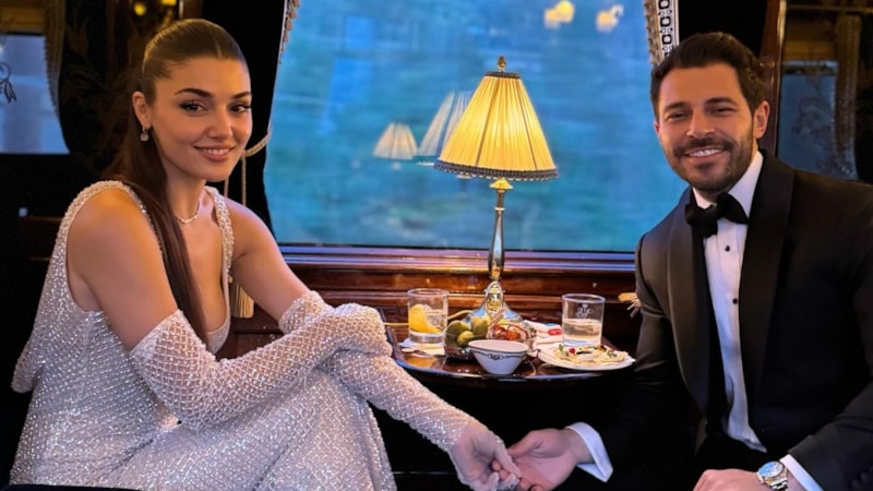 Hande Erçel ile Hakan Sabancı'dan mutluluk pozu