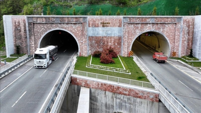 Yeni Zigana Tüneli'nden 2 yılda 3,5 milyona yakın araç geçti