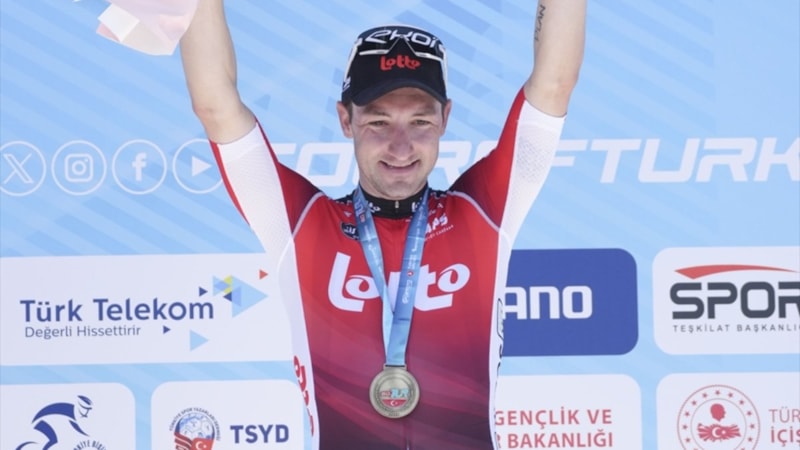 Elia Viviani: Son kilometrelerde takımca iyi yer alarak bu sonuca ulaştık