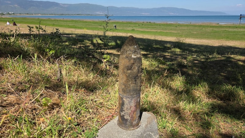 İznik Gölü kıyısında piknik yapan çocuk 1916 Alman yapımı top mermisi buldu