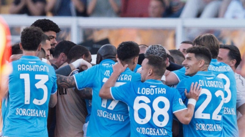 Napoli'ye Lecce karşısında tek gol yetti