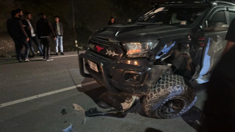 Hakkari’de iki araç kafa kafaya çarpıştı: 8 yaralı