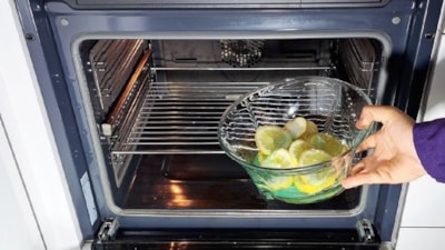 Kimyasal yok, sprey yok… 2 tane dilimleyip fırına atın, yaz boyu rahatlayın