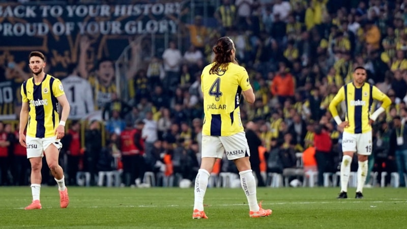 Fenerbahçe'de Çağlar Söyüncü, cezalı duruma düştü