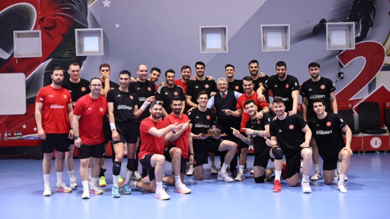 Ziraat Bankkart Voleybol Takımı'nda 5 isimle yollar ayrıldı
