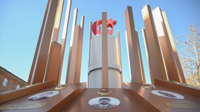 15 Temmuz Şehitler Anıtı'nı başka yere taşıma kararı alan Erdal Beşikçioğlu'na tepki