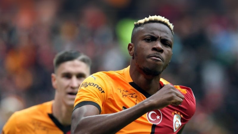 Victor Osimhen: Ben ve ailem burada olmaktan mutluyuz