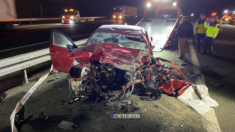 Ankara-Niğde Otoyolu'ndaki feci kazada 4 kişi öldü
