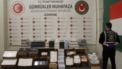 Edirne'de milyonlarca liralık kaçak eşya ele geçirildi